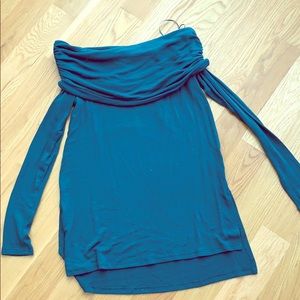 Size M off the shoulder tunic sweater
